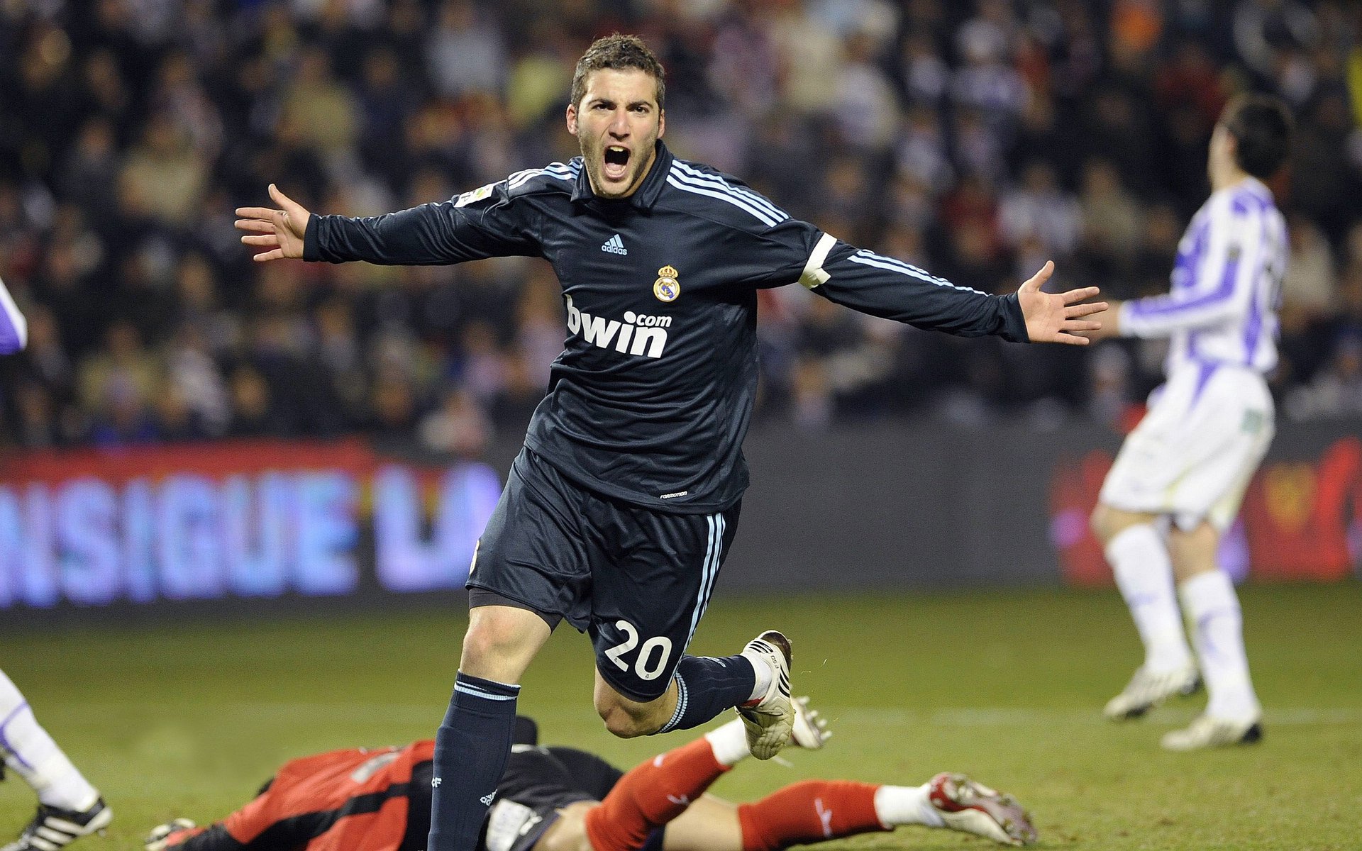 开云体育官方网站-2026,当足球超越胜负—B费与葡萄牙的唯一性史诗